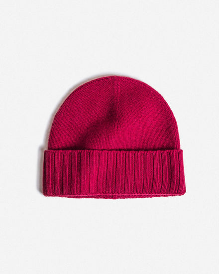 Everwarm Cashmere Beanie on a white table